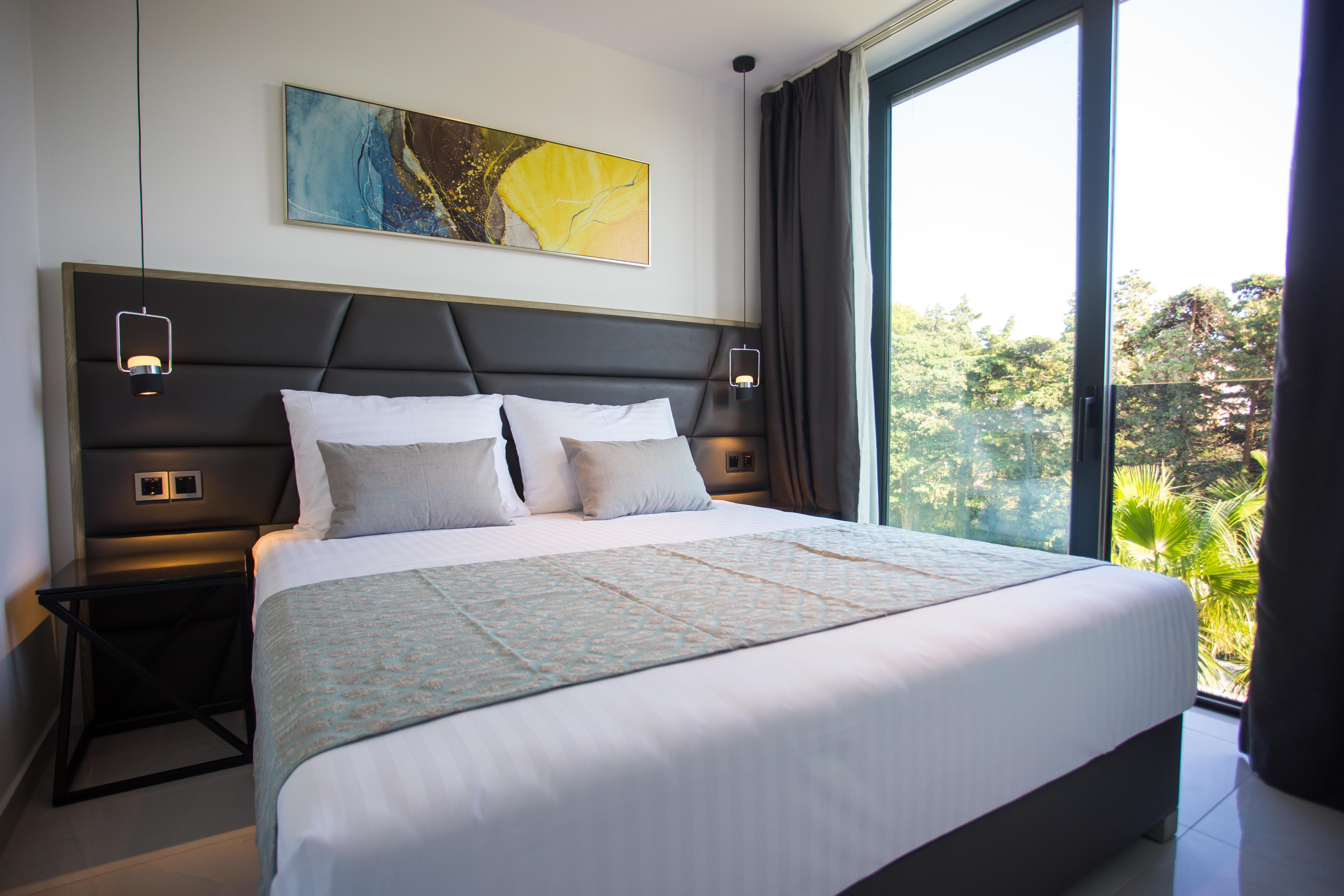 Liberty Plaza Hotel Новаля Екстериор снимка