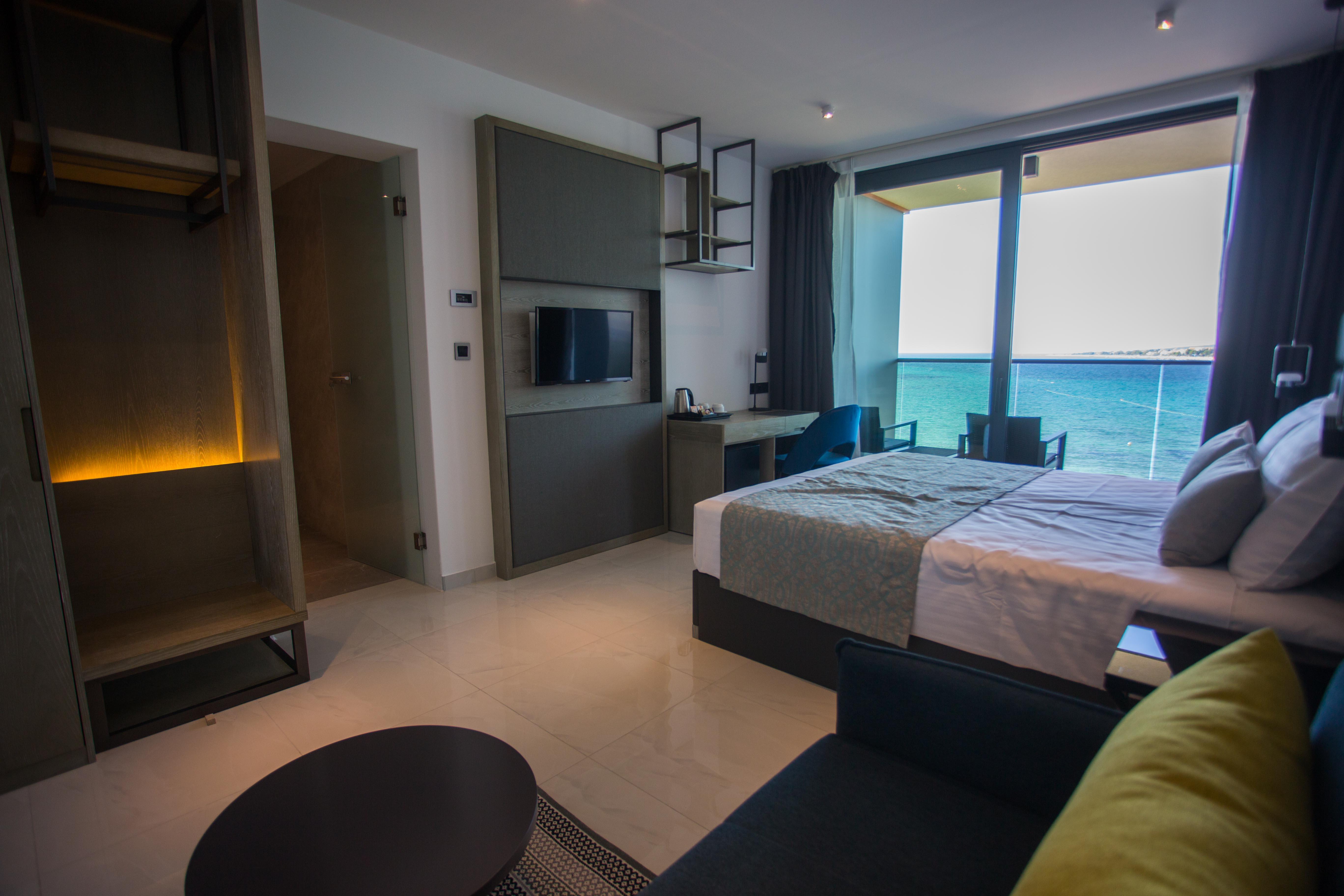 Liberty Plaza Hotel Новаля Екстериор снимка